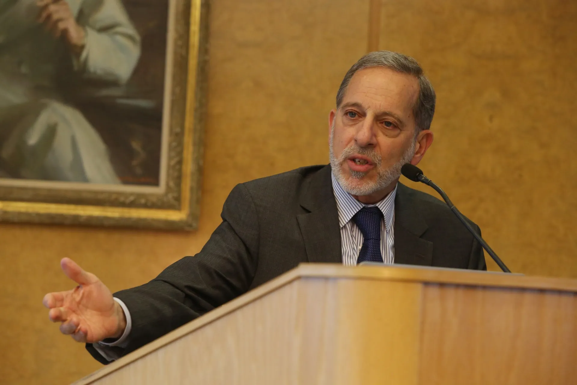 Rashid Kahlidi giving the introduction to the Inaugural Sakip Sabanci Lecture at Columbia University